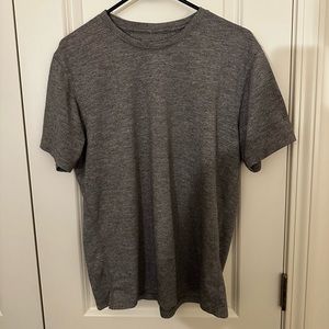 Men’s large Fabletics Training day tee